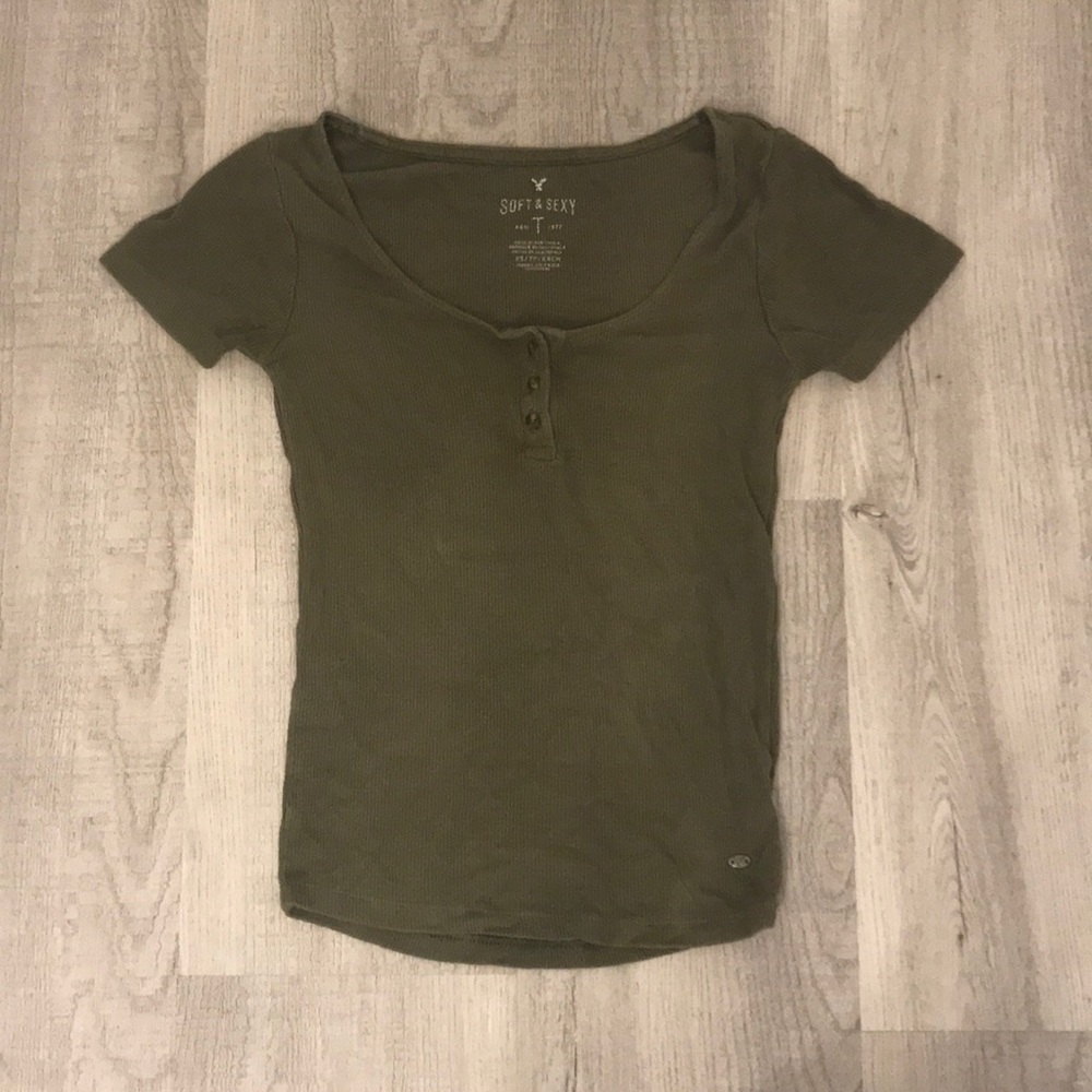 Dark green American Eagle short sleeve shirt